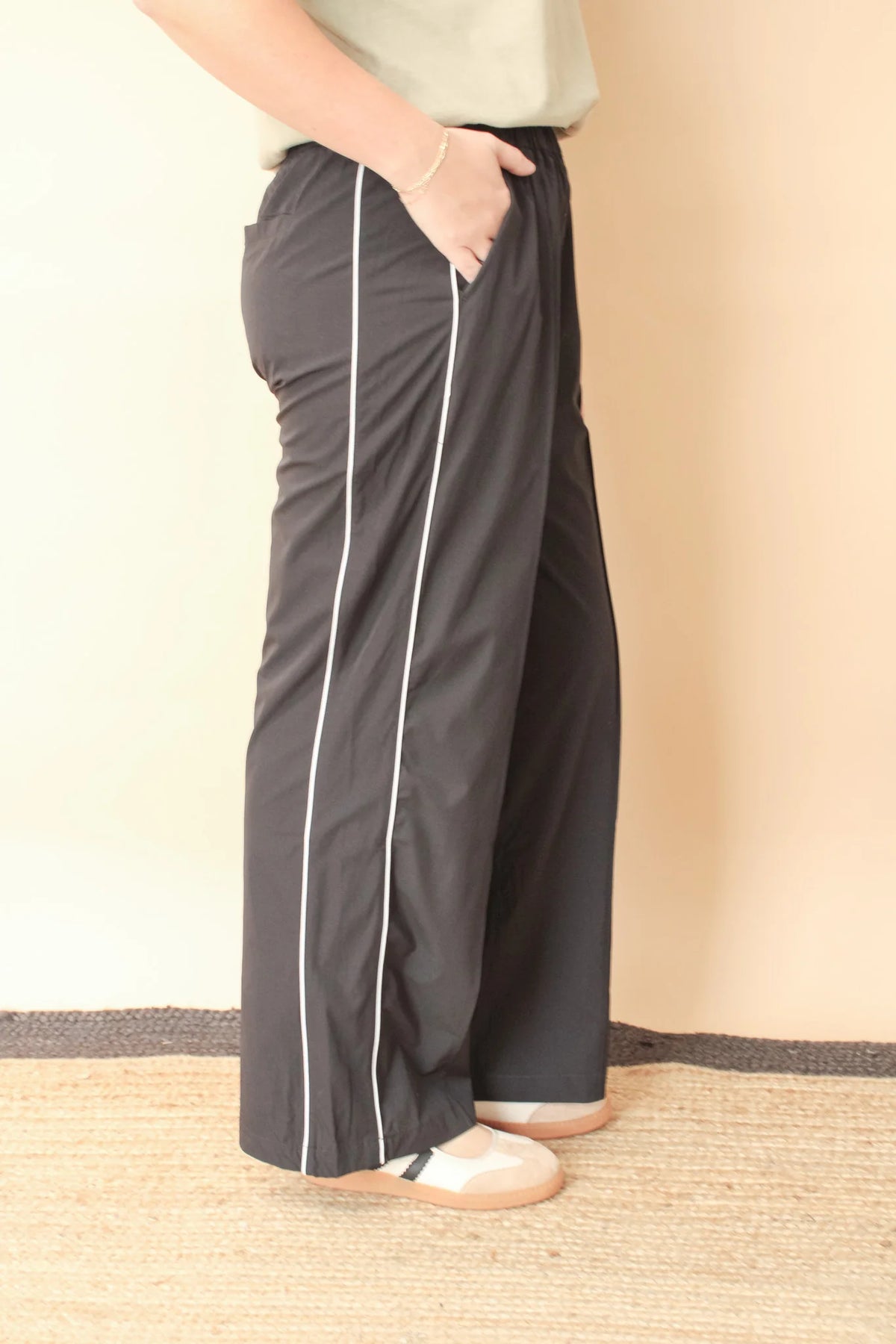 LARISSA TRACK PANTS