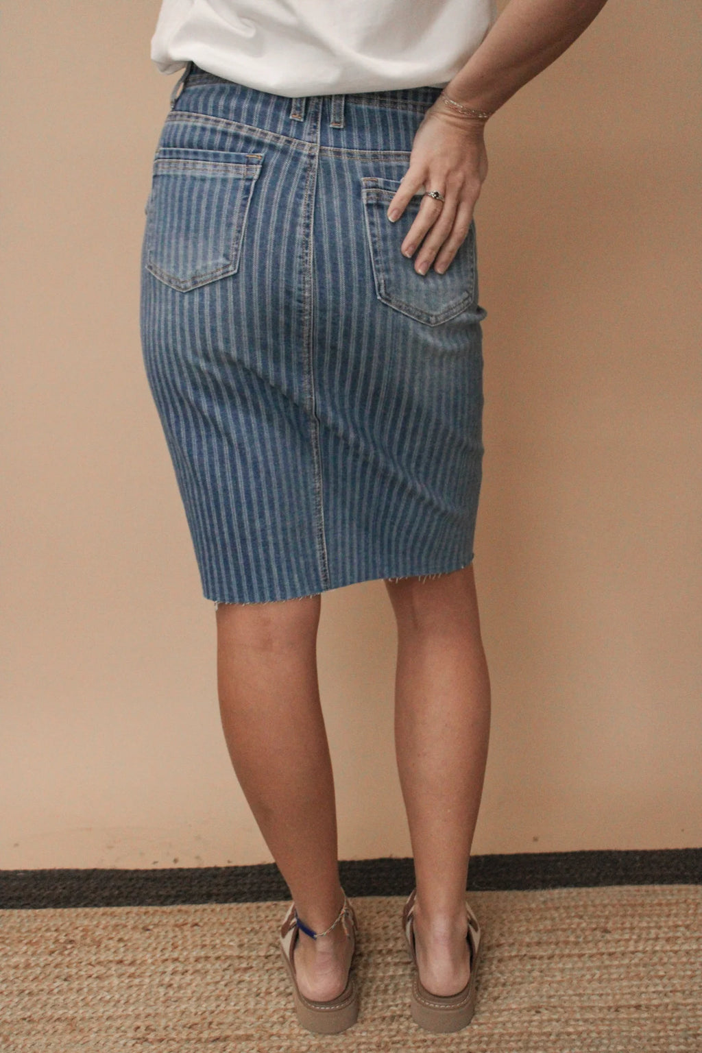 REGINA HIGH RISE MID-LENGTH SHIRT